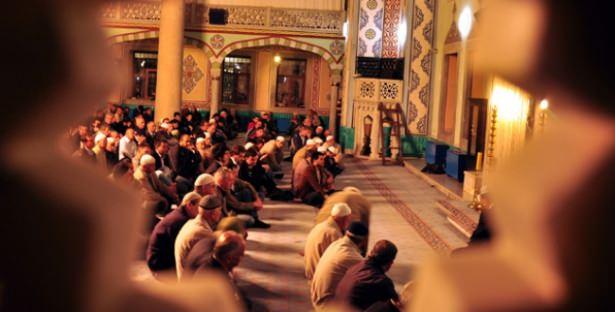 <p>İslam alemini Sen uyandır, Kur'an-ı Kerim ile amel etmesini sağla ya Rabbi! Cennet yurdumuza bol bereket, milletçe bize aşk ve muhabbet ihsan eyle ya Rabbi!</p>
