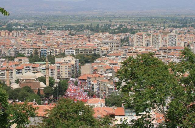 <p><strong>48 Manisa</strong></p>
<p>Çocuk nüfusu: 350.179</p>
<p>İl nüfusuna oranı: %25,06</p>