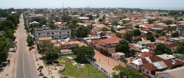 <p>Karasal Alan km²<br />
Gambiya<br />
10.000</p>