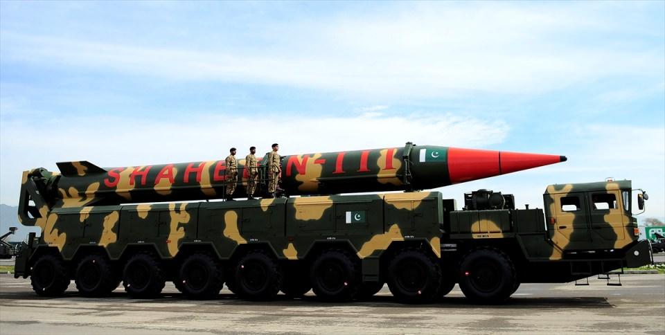 <p>Başkent İslamabad'da yeni inşa edilen meydanda d&uuml;zenlenen t&ouml;ren i&ccedil;in cep telefonu şebekeleri kesildi ve yoğun g&uuml;venlik &ouml;nlemleri alındı.</p>

<p>&nbsp;</p>
