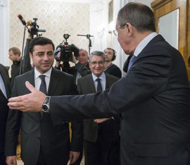<p>HDP Eş Başkanı Demirtaş, Rusya'nın başkenti Moskova'daki temaslarına başladı. </p>