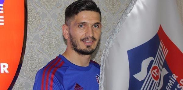 <p><strong>Ermin Zec</strong></p>

<p>Balıkesirspor'dan Kabala'ya / Kabala'dan Kardemir Karabükspor'a</p>
