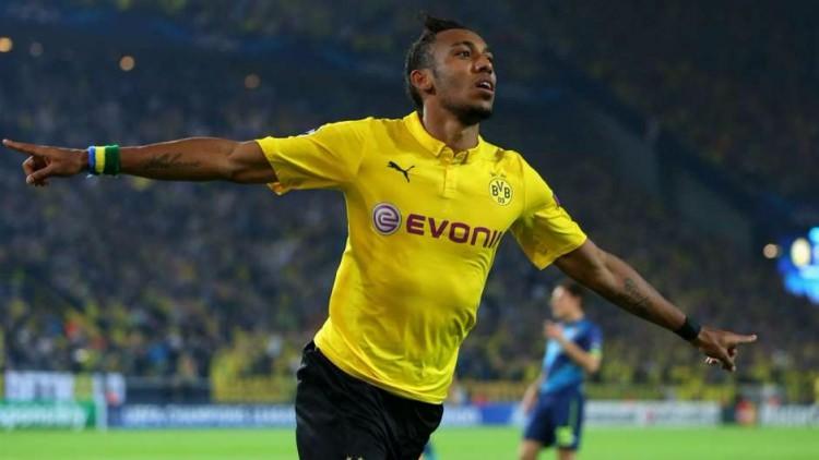 <p>Pierre-Emmerick Aubameyang (23 harf) - Borussia Dortmund</p>
