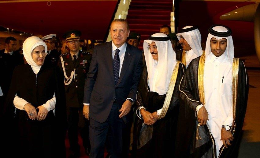 <p>Cumhurbaşkanı Recep Tayyip Erdoğan, Katar Emiri Şeyh Tamim Bin Hamad Al Thani’nin davetlisi olarak resmî bir ziyarette bulunmak üzere Katar’a gitti.</p>

<p> </p>
