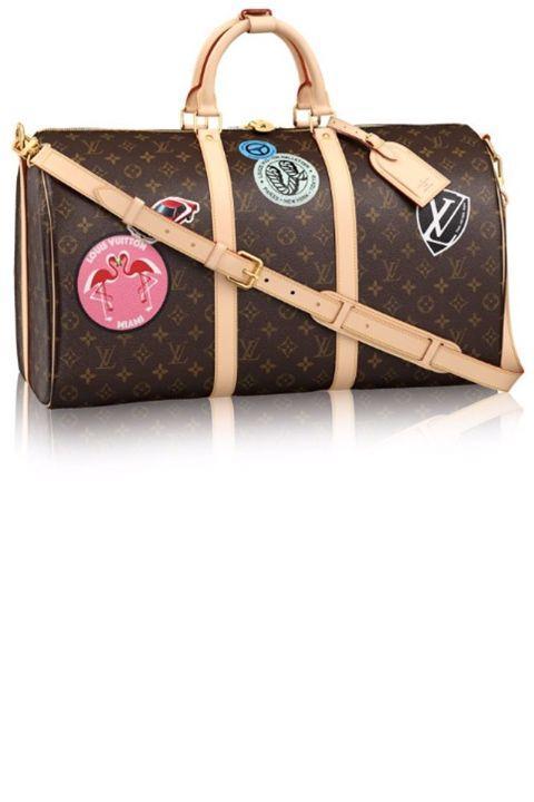 <p><strong>Louis Vuitton</strong></p>

<p>$ 2,260 </p>
