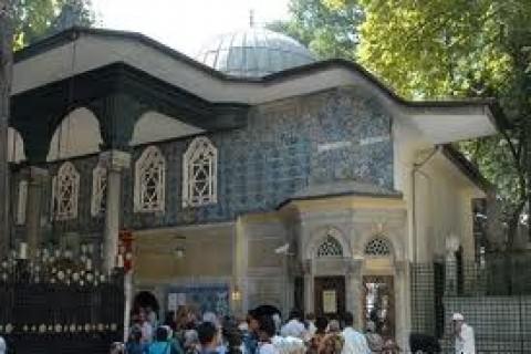 <p>Eyüp Sultan Türbesi restorasyon çalışmaları devam ediyor... </p>