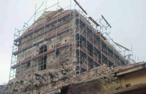 <p>Fatih'te bulunan Tekfur Sarayı'nın restorasyonu devam ediyor...</p>