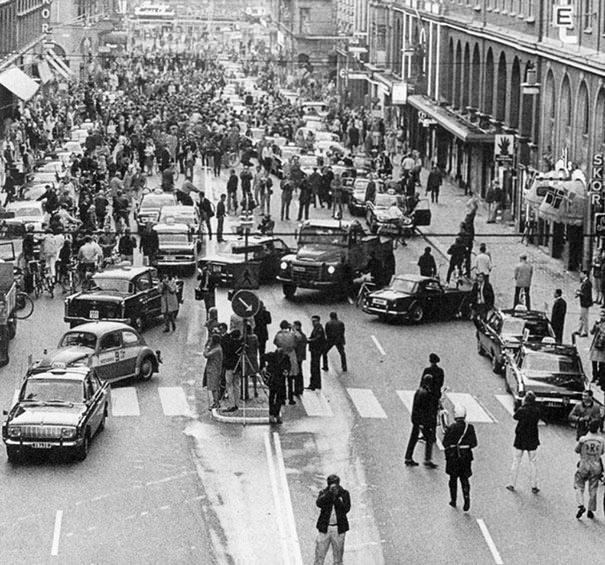<p>İsveçte trafik akışının, yolun solundan sağına taşınmasından sonraki ilk sabah, 1967.</p>