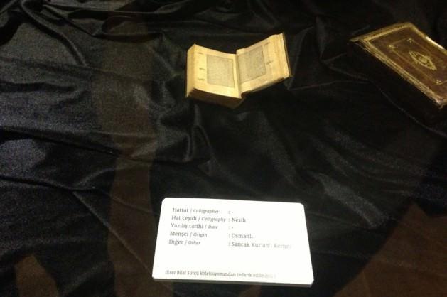 <p>"Ayasofya'da bir sergi olmuştu, Hattın Sultanları diye. İslam Kültür Sanat Platformu organizasyonu yapmıştı. Onlardan bir teklif geldi; '99 Kur'an sergisi yapmayı planlıyoruz. bize yardımcı olur musunuz?' diye.</p>