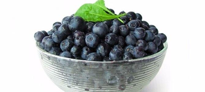 <p>Açai üzümü içerdiği A, B, C ve E vitamini bakımından zengindir. Aynı zamanda potasyum, kalsiyum, magnezyum, bakır ve çinko gibi minerallere de sahiptir. Amino asitleri içerir. </p>
