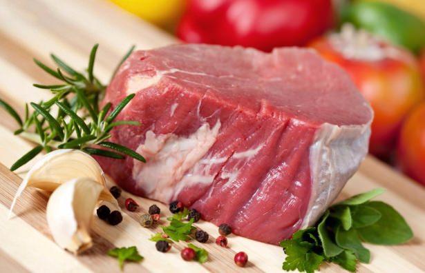 <p>Kırmızı et İşlemden geçirilmemiş kırmızı et, omega-3 bakımından zengindir. </p>