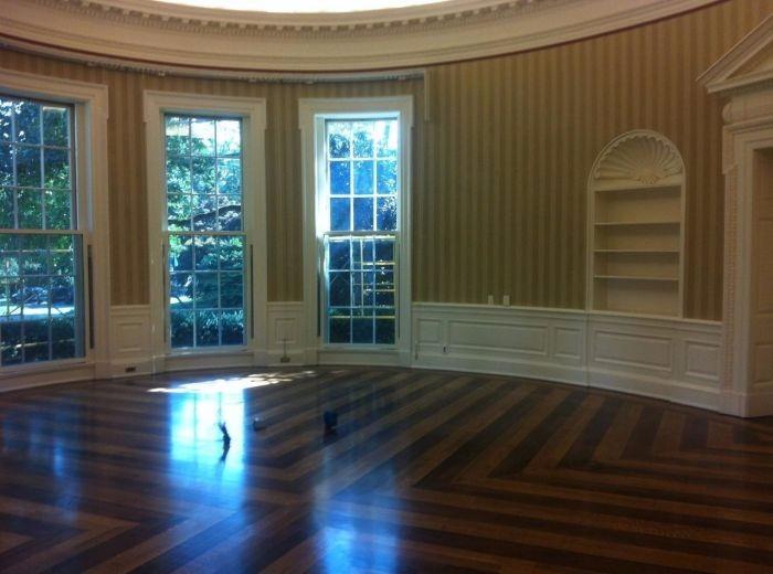 <p>Amerika Birleşik Devletleri Başkanları'nın yeni bir başkan gelmeden önce ki 'Oval ofisi'.</p>
