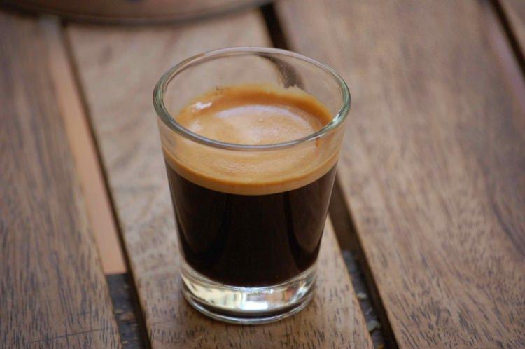 <p><strong>Espresso</strong><br />
<br />
Koyu kavrulmuş kahve çeşidi. İdeal ölçü olarak 7 gr kullanılmalıdır. Tek başına da tüketilebilir. </p>
