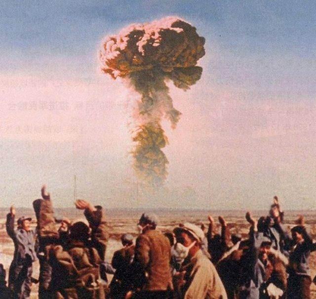 <p>Çin'in ilk nükleer denemesi 1964 yılında 596 kod adlı nükleer bomba</p>
