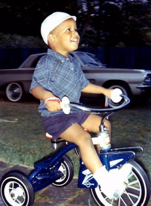 <p>4 yaşındaki Barack Obama (1965)</p>

<p> </p>
