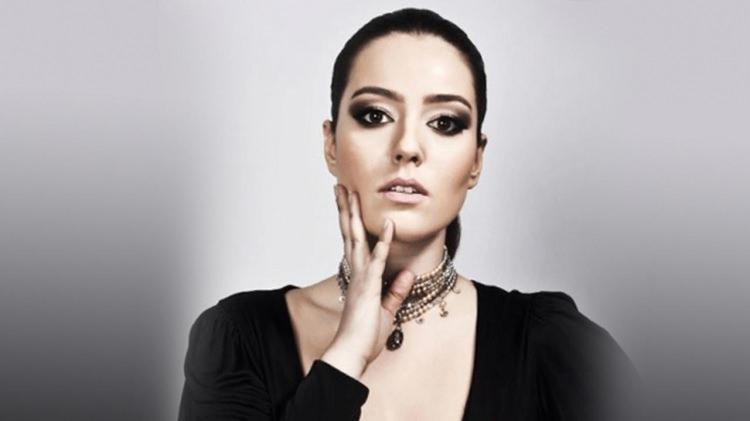 <p>Pelin Akil - 30</p>

<p> </p>
