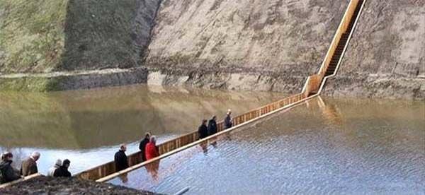<p>Halsteren'deki yapı kısa sürede Hollanda'ya gelen turistlerin de ilgi odağı oldu.</p>

<p> </p>
