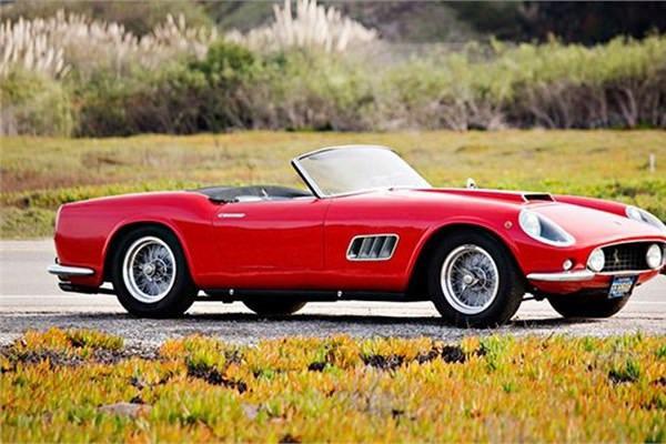 <p><strong>1959 Ferrari 250 GT LWB California Spyder</strong><br />
7.7 milyon dolara satıldı.</p>
