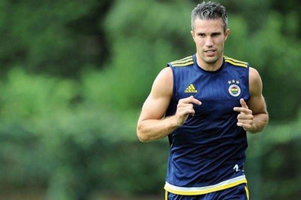 <p><strong>GÖZLER DÜNKÜ İDMANDA YİNE ONU ARADI!</strong></p>
<p> </p>
<p>Dün yapılan antrenmanda da yer alamayan Van Persie’nin ne zaman takımla birlikte boy göstereceği şu an için bilinmiyor. </p>