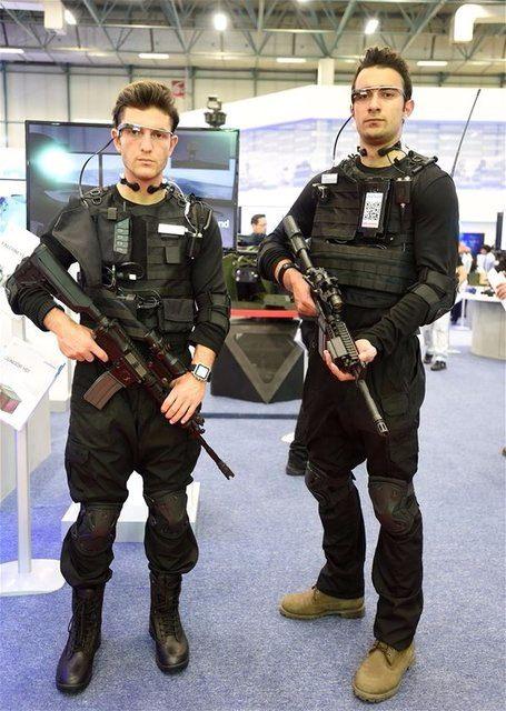 <p>Çakar almaz tüfek dönemi bitti ‘Google glass Mehmetçik’ kıtada</p>
<p> </p>