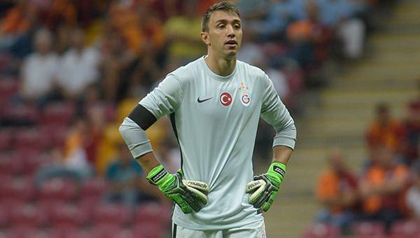 <p>EN ÇOK ÜZÜLDÜĞÜN MAÇ</p>
<p><strong>2010 Dünya Kupası'nda Almanya maçı. Türkiye’den ise bu sene oynadığımız Osmanlıspor karşılaşması. Yaptığım hatalardan dolayı çok üzülmüştüm.</strong></p>