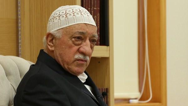 <p>Adliye, emniyet, ticaret, eğitim gibi alanlarda örgütlenerek kendisine karşı çıkan kim varsa itibarsızlaştırıp yok etmek için çalışan paralel yapının günahları saymakla bitmiyor. Devletin gizli bilgilerini yabancı ülkelere peşkeş çeken, Türkiye'yi dünya kamuoyu önünde zor duruma düşürmeye çalışan kumpas örgütü artık beddualarıyla baş başa kaldı. İşte Paralel yapının yargıya taşınan maddi ve manevi hırsızlıkları...</p>