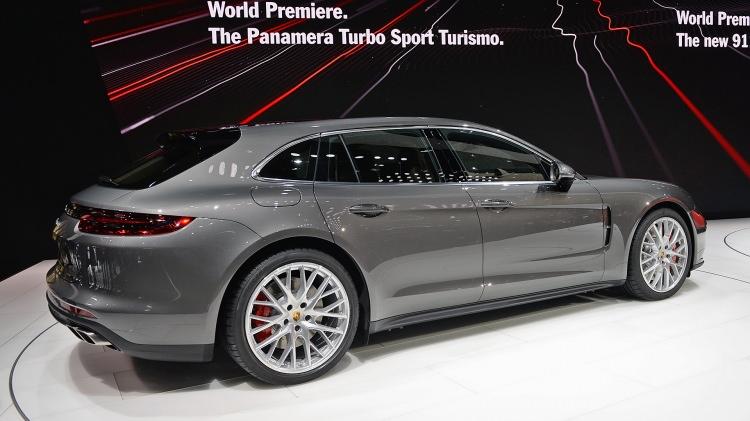 <p>Porsche Panamera Sport Turismo Wagon</p>
