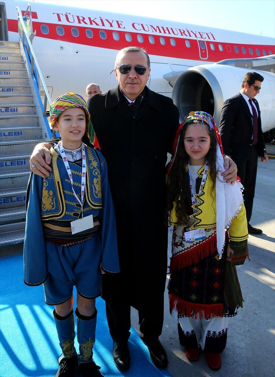 <p>Cumhurbaşkanı Recep Tayyip Erdoğan, Çanakkale 18 Mart Stadı'nda düzenlenen Şehitleri Anma Günü ve Çanakkale Deniz Zaferi'nin 101. yılı törenlerine katıldı.</p>
<p> </p>