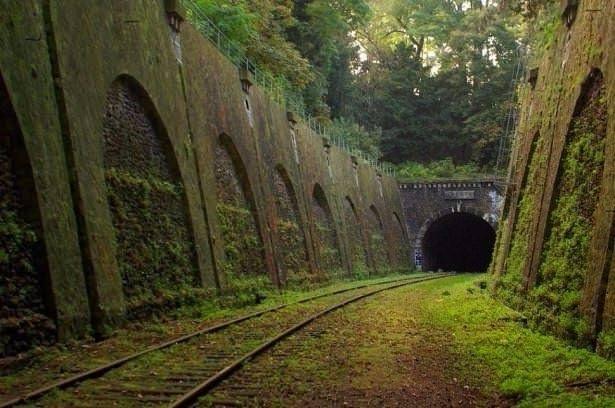 <p>Chemin de fer de Petite Ceinture, Fransa</p>
