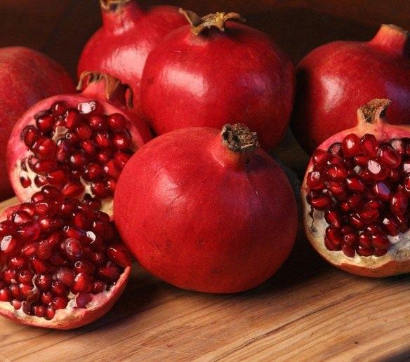 <p>Nar yemeklerden sonra yenirse yemeği hazmettirir.</p>