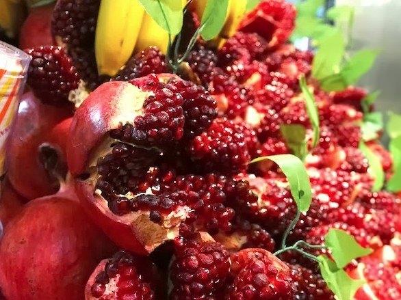 <p>Yüksek ateş, genel vücut kırgınlığı, şiddetli bel, eklem ve kas, baş ağrısı ve aşırı halsizliğe yol açar. Bunun yanı sıra burun tıkanıklığı olmadan akıntı ile kuru ve uzun süreli öksürüğe iyi gelir.</p>
