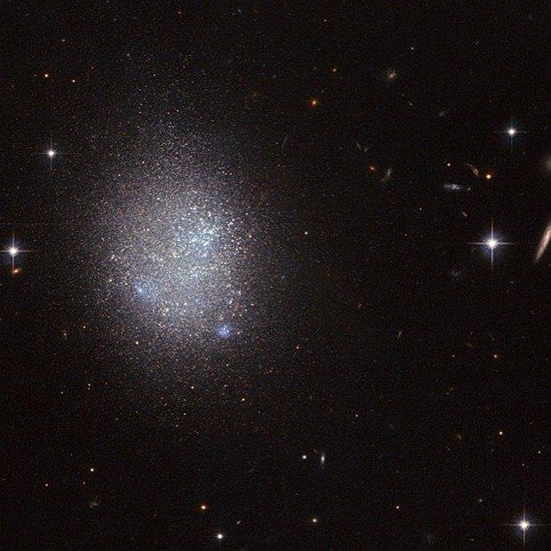 <p>Hubble teleskobuyla UGC 11411 galaksisi</p>
