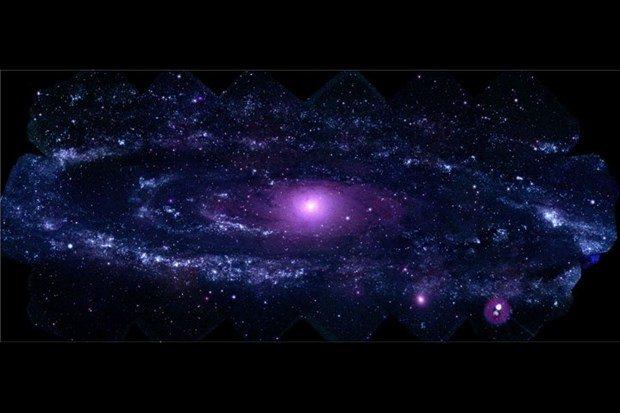 <p><strong>Andromeda Galaksisi</strong></p>
<p> </p>
<p>Carl Sagan'ın 1980'de sunduğu 'Cosmos' belgeseli bugünlerde tekrar çekimiyle karşımızda. Prömiyeri geçen hafta gerçekleştirilen belgesel Türkiye'de de yayınlanıyor.</p>
<p> </p>
<p>ABD Ulusal Havacılık ve Uzay Dairesi NASA bu vesileyle, belgesele ilham veren gök olaylarının etkileyici fotoğraflarını Flickr hesabından yayınladı. </p>