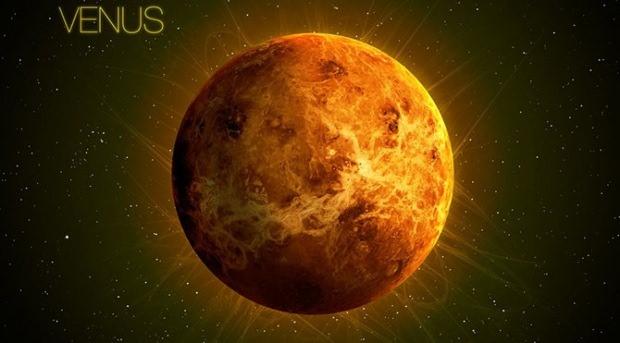 <p>Venüs için aynı zamanda bilinenler dünya ile aynı atmosfere sahip olduğu ve gezegende su bulunduğu. Bilim insanlarının ürettiği bu oda Vebüs gezegeninde ki sıcak havayı aratmayacak nitelikte.</p>
