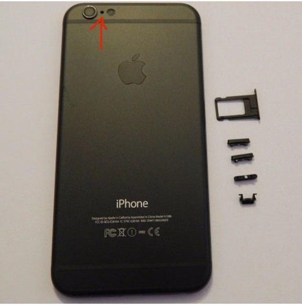 <p>iPhone’daki o delik İki kamera arasında görünen o minik delik siz arka kamerayı kullanırken devreye giren mikrofon bölgesi.</p>
