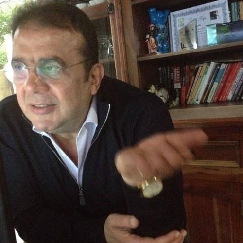 <p>Nebil Özgentürk Savaş Ay'ı kaybettik.. Halk kahramanlarını son nefesine kadar yazan can arkadaşım benim rahat uyu.</p>