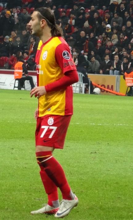 Necati Ateş (GS) Sabit ücret 1.100.000 avro - 2.502.500 TL - 375.375 TL - Maç başı: 12.500 avro - 853.125 TL - 127.968 TL - Toplam : 3.355.625 TL - 503.343 TL