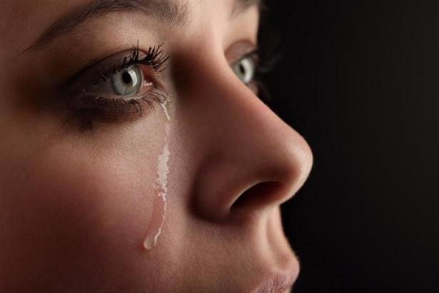 <p>Yapılan bütün araştırmalar kadınların erkeklerden daha fazla ağladığını gösteriyor. </p>
