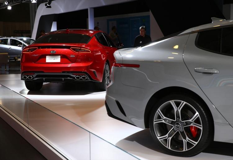 <p>Kia Stinger</p>

