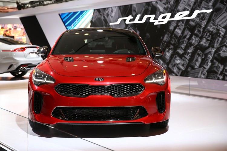 <p>Kia Stinger<br />
<br />
<span style="color:#40E0D0"><em><strong>Türkiye'ye gelebilir</strong></em></span></p>
