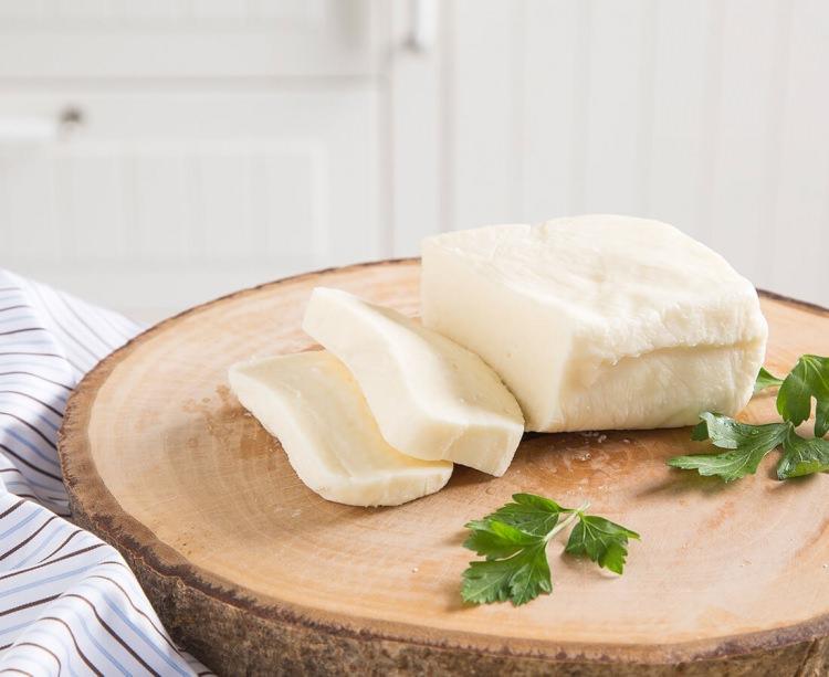 <p><strong>YUMUŞAK PEYNİR</strong></p>

<p>Özellikle Feta peyniri, salata ve makarnalarda sık sık önümüze gelir. Eğer hamileyseniz ve bu peyniri çok seviyorsanız, güvenilir olduğundan emin olun.</p>
