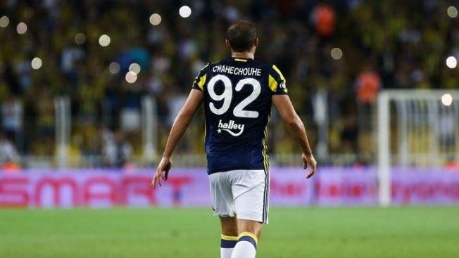 <p>Avrupa Ligi’nin kadrosuna bildirilmeyen Aatif ve Fernandao’yu da Fenerbahçe gibi üst seviyede bir takımda forma giyecek yeterlilikte görmüyor.</p>
