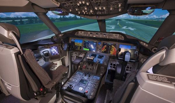 <p>787 Dreamliner'in, gelişmiş aerodinamik yapısı ve sahip olduğu yeni teknolojilerin yanı sıra yakıt verimliliği ve düşük bakım maliyetiyle ticari havacılığa yeni bir boyut katacağı belirtiliyordu. </p>

<p> </p>
