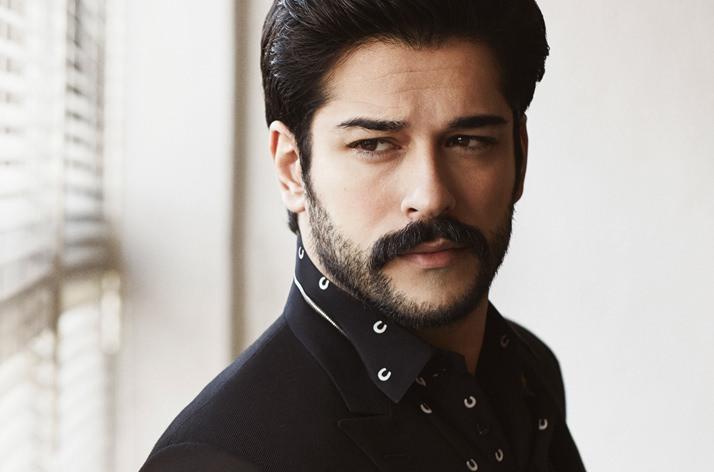 <p>Burak Özçivit</p>
