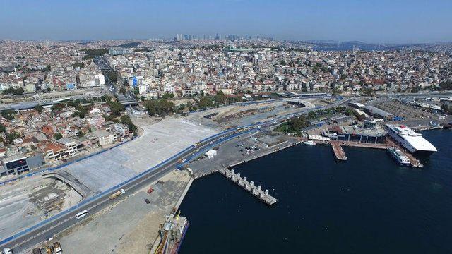 <p>Ücret toplama sadece otomatik sistemler üzerinden yapılacak olup trafik sıkışıklığına yol açabilecek nakit toplama olmayacak. Buna karşın OGS ve HGS kullanıcıları için farklı şeritler olmayacak, tüm şeritlerden geçiş yapılabilecek.</p>
<p> </p>