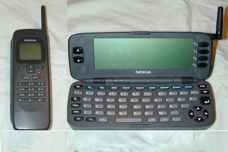 Nokia 9000 Communicator-Intel 386 işlemciye sahip GEOSTM 3.0 işletim sistemine sahip cep telefonu
