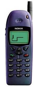 Nokia 6110  1998 yılında piyasaya çıkan Nokia 6110 çok büyük ilgi gördü. Nokia’nın efsane modelleri arasında en üst sıralarda yer alan 6110’un sevilmesindeki en büyük nedenlerden birisi içindeki Snake yani yılan oyunu oldu. 5 satırlık siyah beyaz ekranda Snake oynamak büyük zevkti. 137 gram ağırlığında olan telefon kızılötesi özelliğine de sahipti