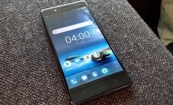 <p>Ön ve arka kamerayı aynı anda kullanarak canlı yayın yapma imkanı sunan Dual-Sight teknolojisini kullanıcılar ile buluşturan Nokia 8, 360 derece ses kayıt desteği ile gelirken HTC 10’da olduğu gibi firmanın kendi Galeri uygulaması yerine Google Fotoğraflar‘ı kullanıyor.</p>
<p> </p>