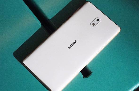 <p><strong>Nokia 3 </strong><br />
<br />
Nokia 3310'u saymazsak Nokia'nın çıkardığı en ucuz akıllı telefon denilebilir. Fiyatı 949 TL!</p>