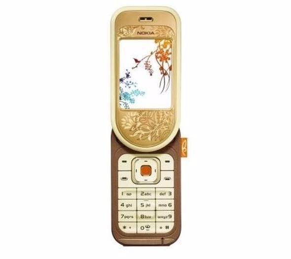 <p><strong>Nokia 7370 </strong><br />
<br />
Nokia'nın bir diğer ilginç tasarıma sahip ürünü ise 7370'tü. Ekranı 180 derece dönebilen cihazın ekran çözünürlüğü ise 240x320 pikseldi.</p>